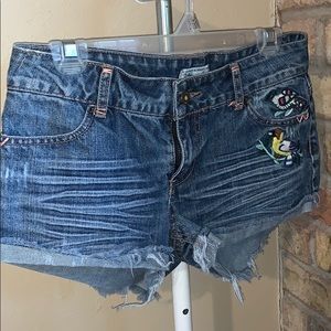 Vintage Charlotte Russe denim shorts !